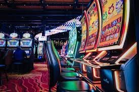 Interface Live Game Shows di sandshrew menampilkan blackjack dan roulette live dengan dealer nyata pada layar mobile
